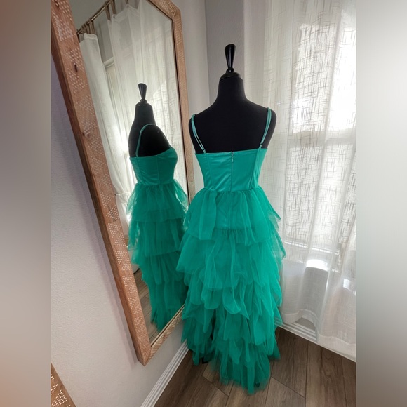 NWOT Lulus Kelly Green Gown Size Small - Picture 4 of 7